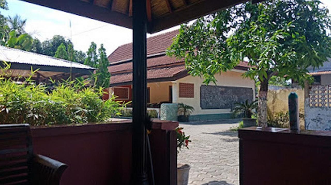 Hotel Nirwana Situbondo Redpartner Banyuanget エクステリア 写真