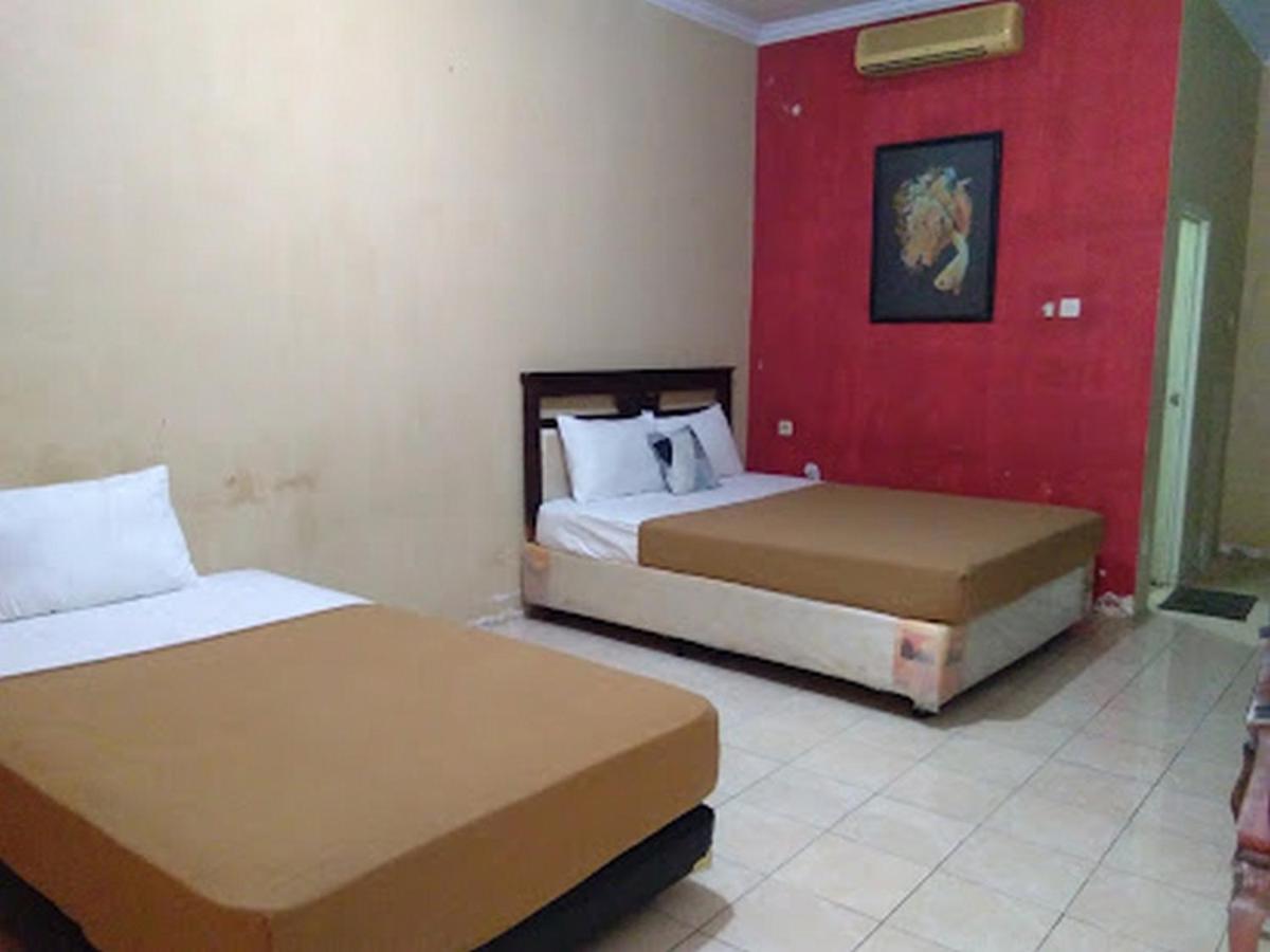 Hotel Nirwana Situbondo Redpartner Banyuanget エクステリア 写真